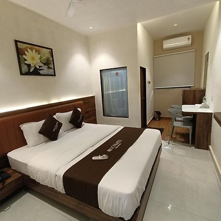 Hotel Moon Lite Residency - Marve Road Malad West Mumbai Exterior photo