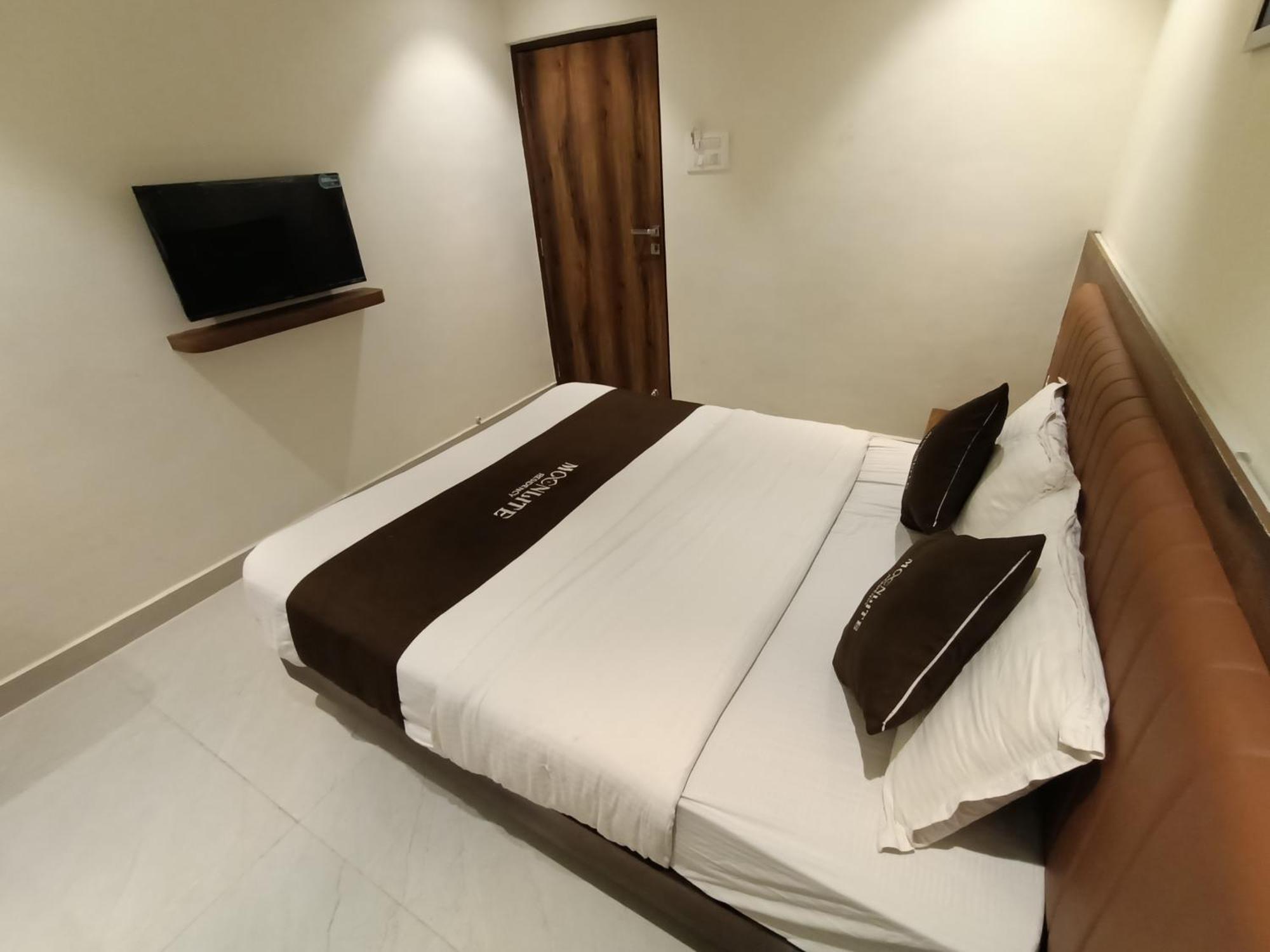 Hotel Moon Lite Residency - Marve Road Malad West Mumbai Exterior photo