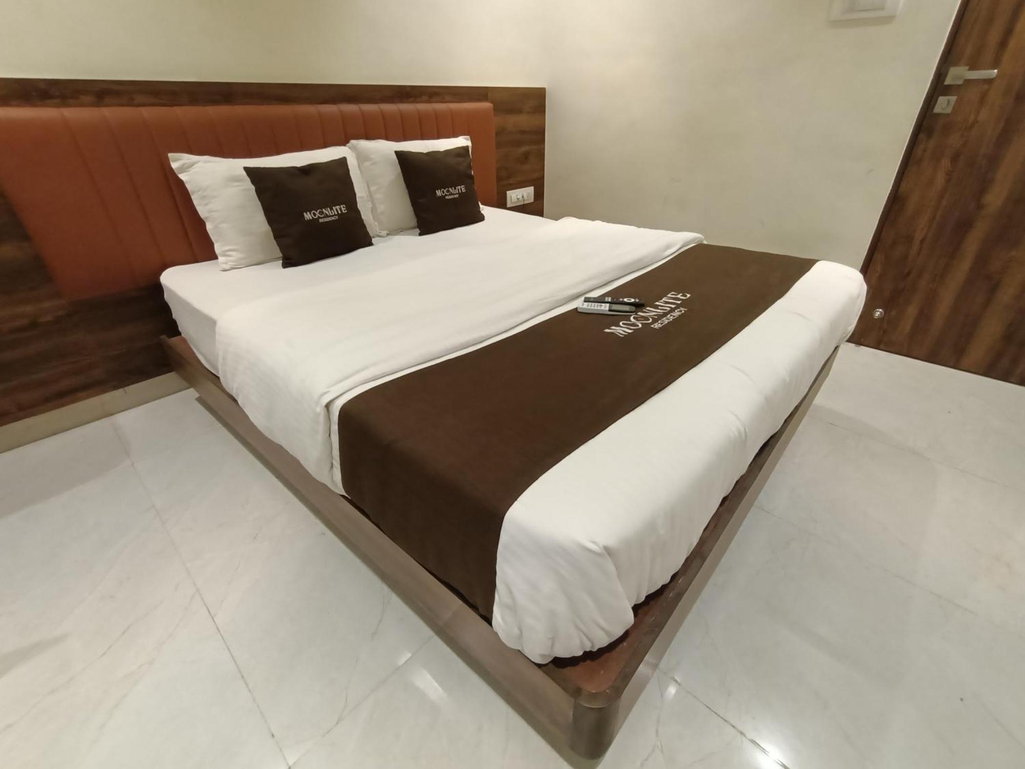 Hotel Moon Lite Residency - Marve Road Malad West Mumbai Exterior photo