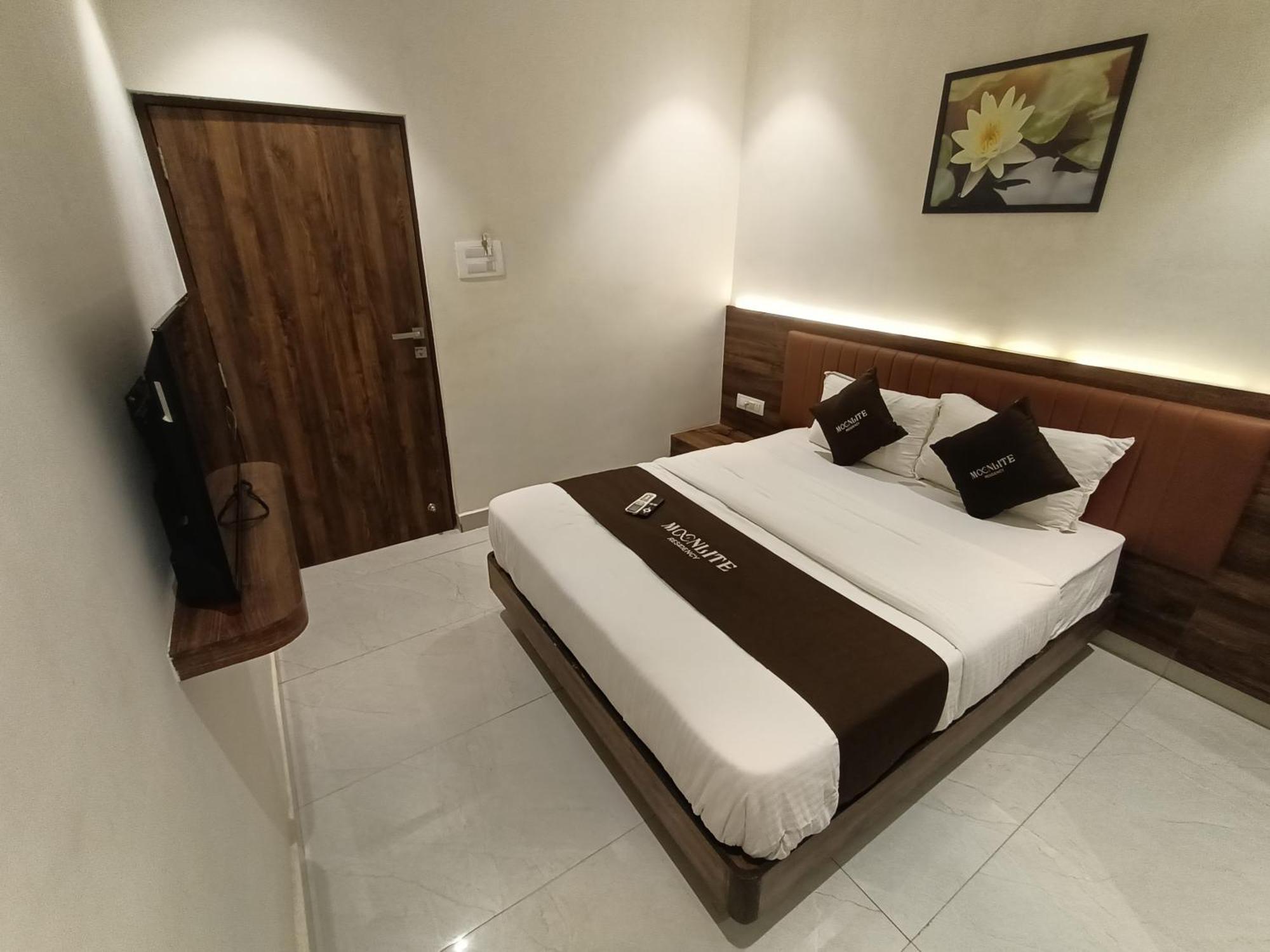 Hotel Moon Lite Residency - Marve Road Malad West Mumbai Exterior photo